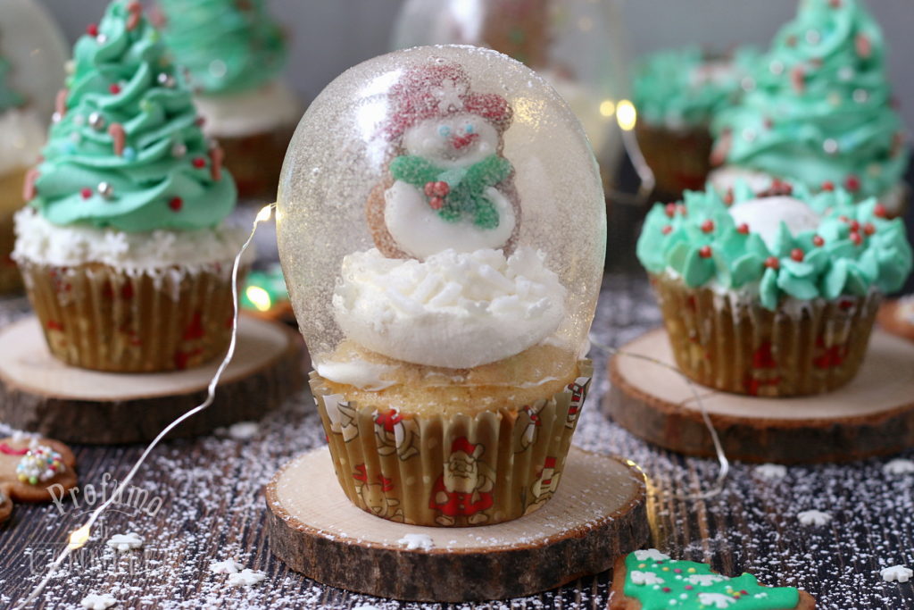 Biscotti Di Natale E Cupcakes Natalizi.Cupcake Natalizi Alberelli Ghirlande E Snow Globe Profumo Di Cannella